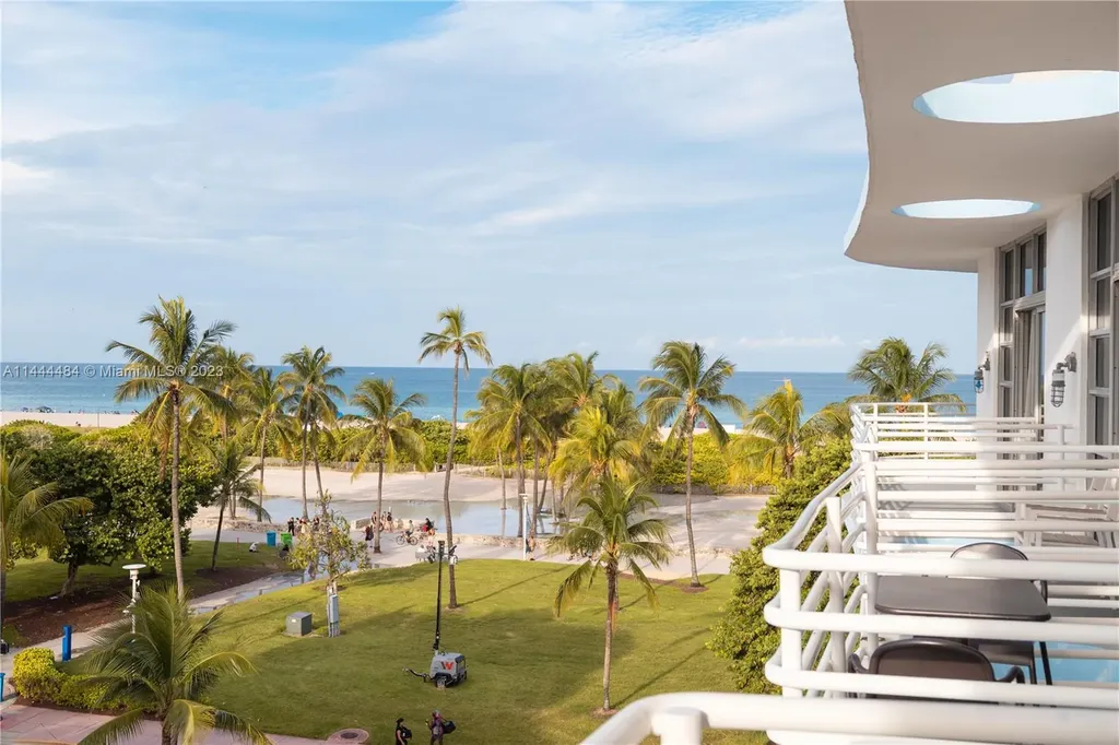 1052 Ocean Drive Miami Beach FL 33139