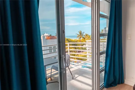 1052 Ocean Drive Miami Beach FL 33139