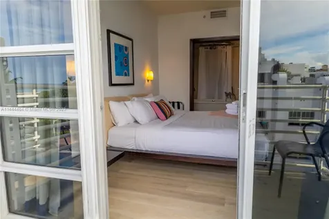 1052 Ocean Drive Miami Beach FL 33139