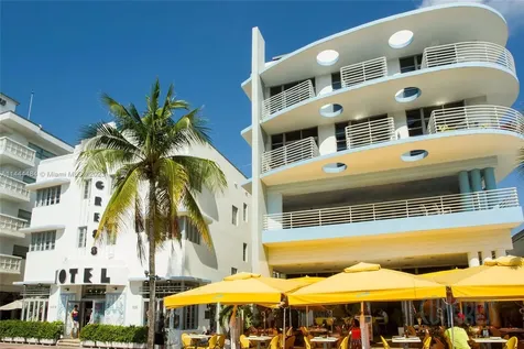 1052 Ocean Drive Miami Beach FL 33139
