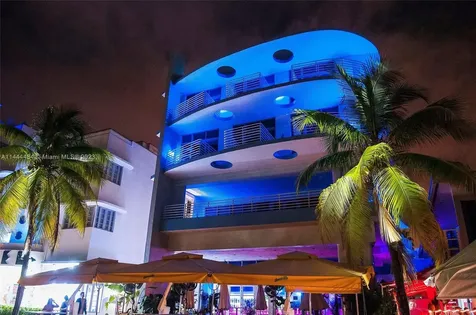 1052 Ocean Drive Miami Beach FL 33139