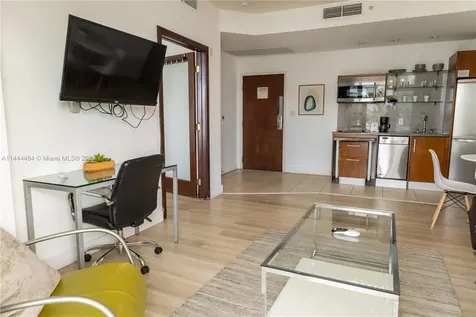 1052 Ocean Drive Miami Beach FL 33139