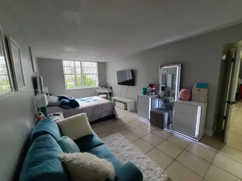 496 NW 165th Street Road Miami FL 33169