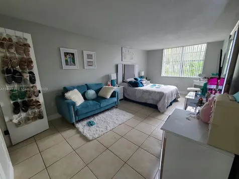 496 NW 165th Street Road Miami FL 33169