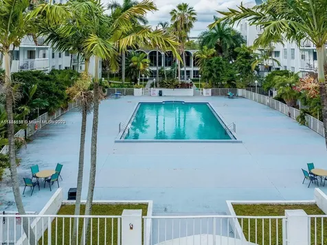 496 NW 165th Street Road Miami FL 33169