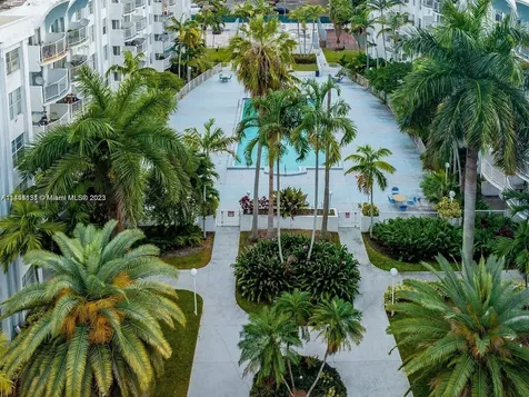 496 NW 165th Street Road Miami FL 33169