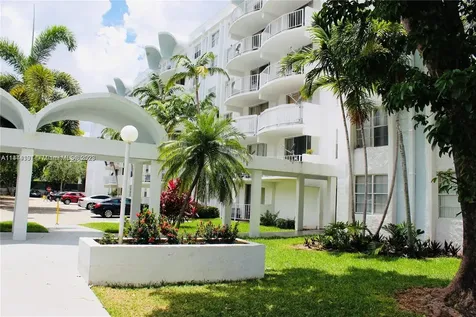 496 NW 165th Street Road Miami FL 33169