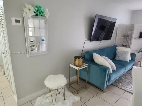 496 NW 165th Street Road Miami FL 33169
