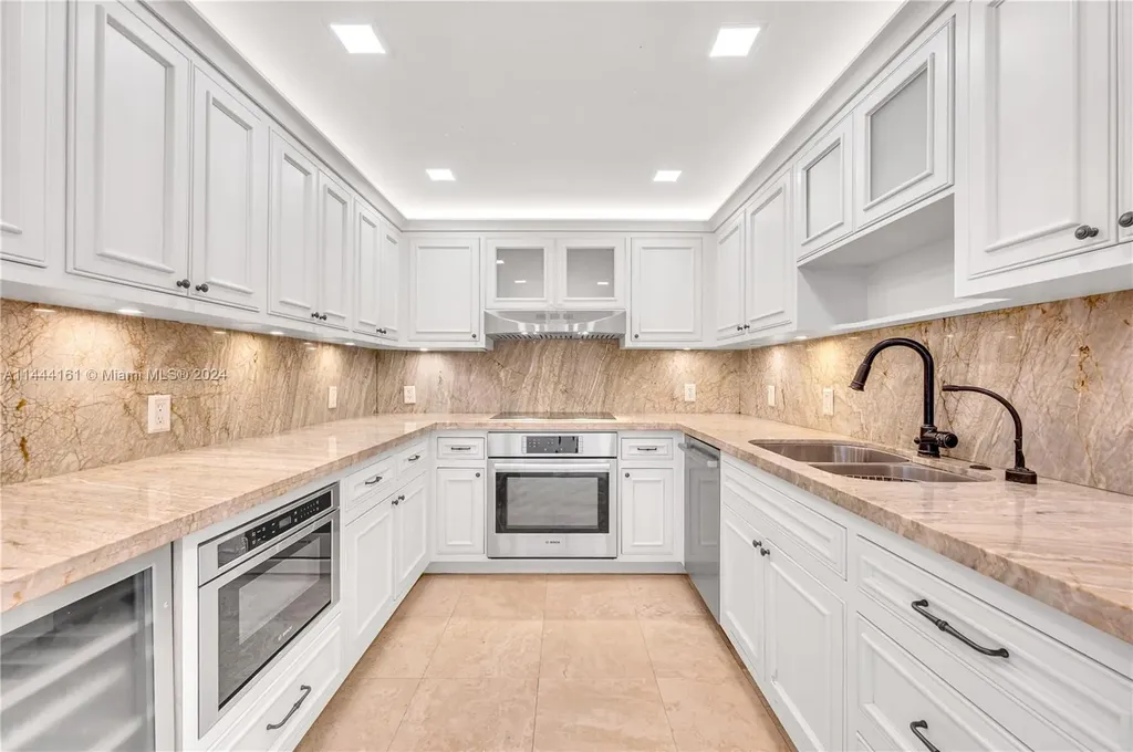 11 Island Avenue Miami Beach FL 33139