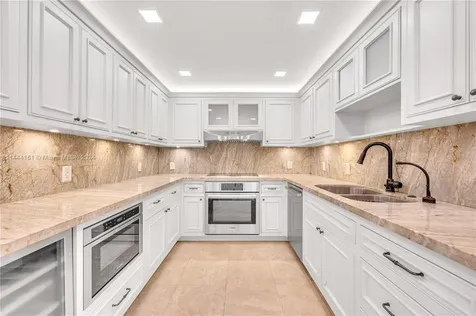 11 Island Avenue Miami Beach FL 33139