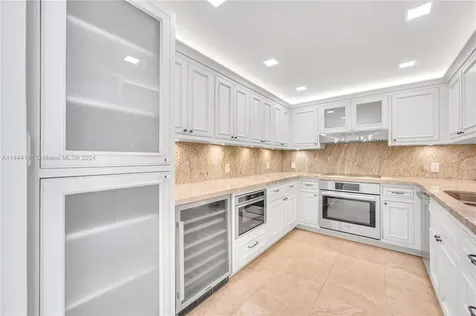 11 Island Avenue Miami Beach FL 33139