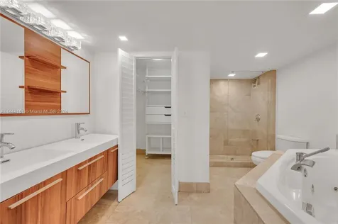 11 Island Avenue Miami Beach FL 33139