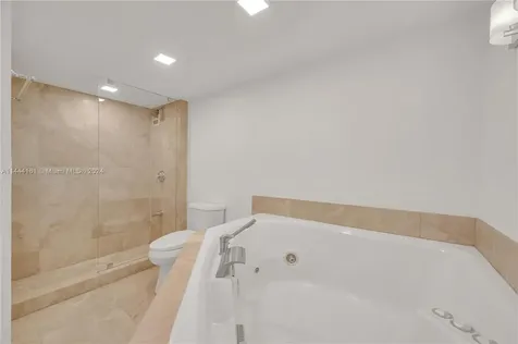 11 Island Avenue Miami Beach FL 33139