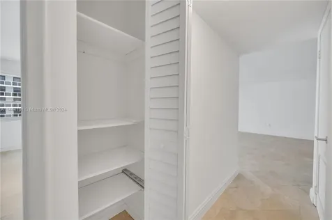 11 Island Avenue Miami Beach FL 33139