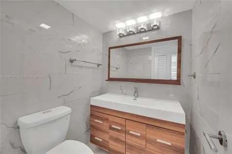 11 Island Avenue Miami Beach FL 33139