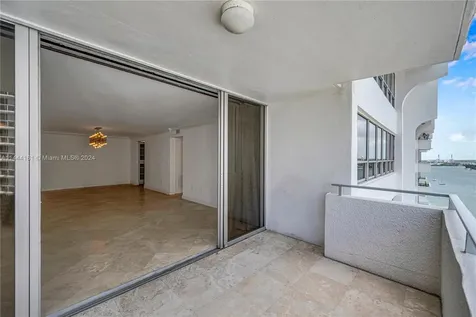 11 Island Avenue Miami Beach FL 33139