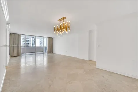 11 Island Avenue Miami Beach FL 33139