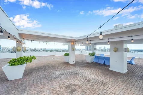 11 Island Avenue Miami Beach FL 33139