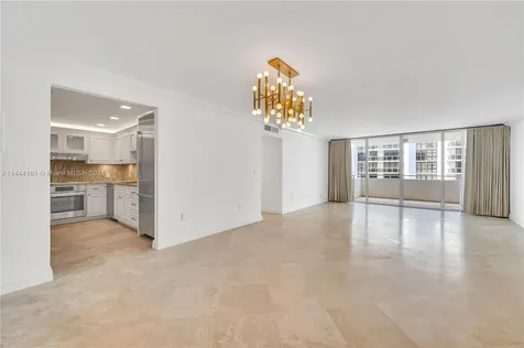 11 Island Avenue Miami Beach FL 33139