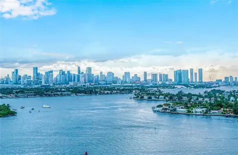 11 Island Avenue Miami Beach FL 33139