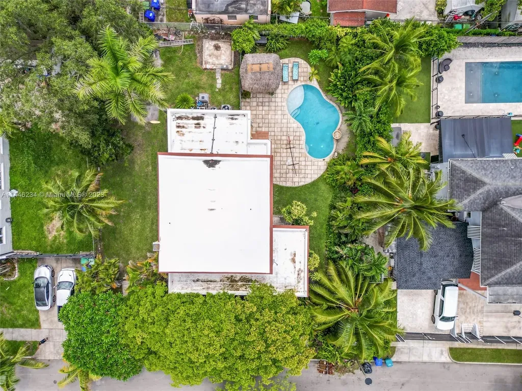 859 NW 15th Avenue Miami FL 33125