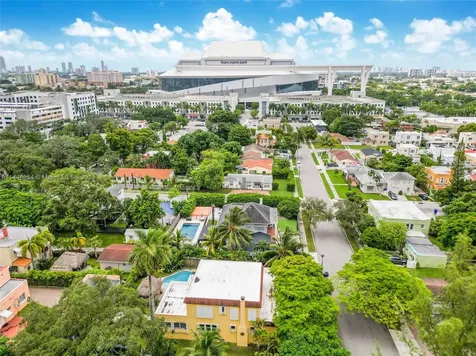 859 NW 15th Avenue Miami FL 33125