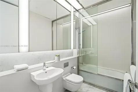3315 Collins Avenue Miami Beach FL 33140