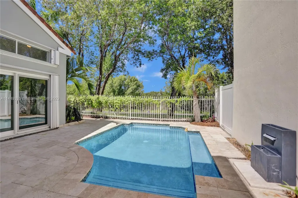 1880 Sweetbay Way Hollywood FL 33019