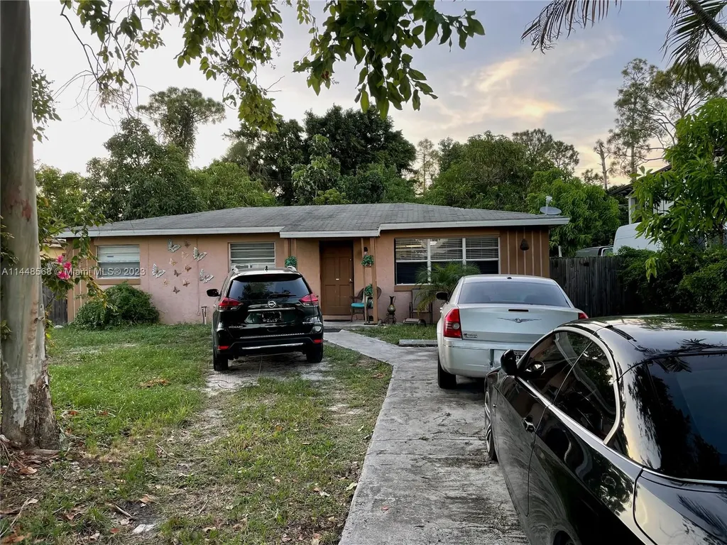 5477 Martin Street Naples FL 34113