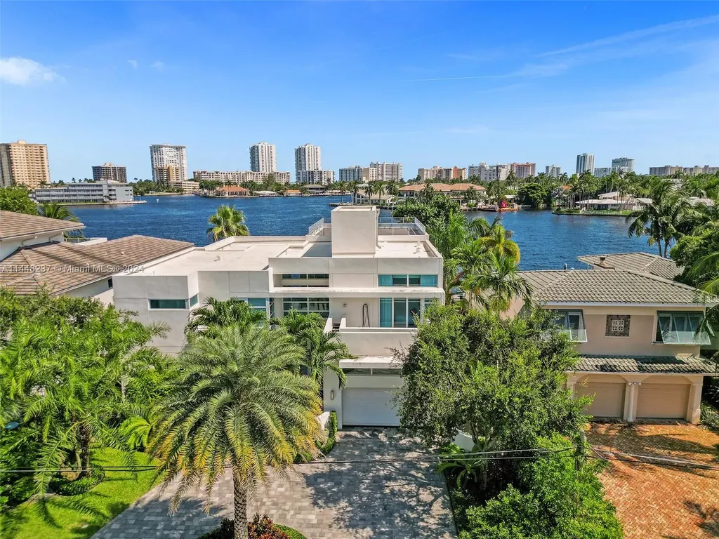 2540 SE 7th Drive Pompano Beach FL 33062