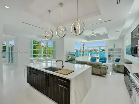 2540 SE 7th Drive Pompano Beach FL 33062