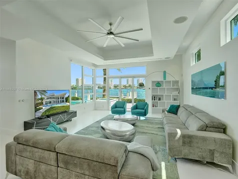 2540 SE 7th Drive Pompano Beach FL 33062