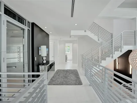 2540 SE 7th Drive Pompano Beach FL 33062