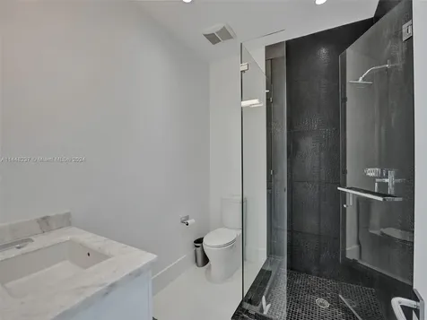 2540 SE 7th Drive Pompano Beach FL 33062