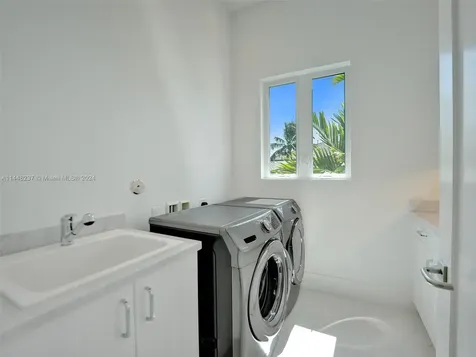 2540 SE 7th Drive Pompano Beach FL 33062