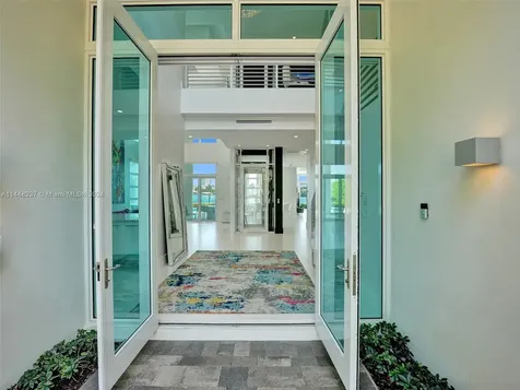 2540 SE 7th Drive Pompano Beach FL 33062
