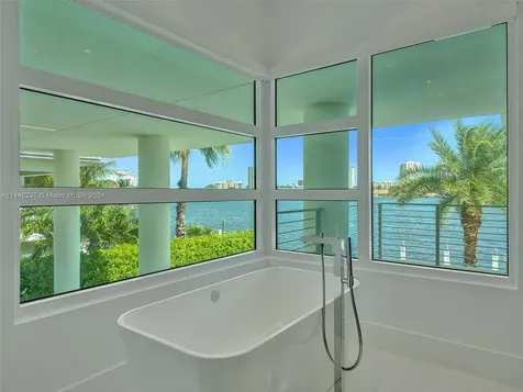 2540 SE 7th Drive Pompano Beach FL 33062