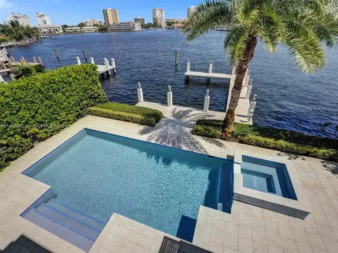 2540 SE 7th Drive Pompano Beach FL 33062