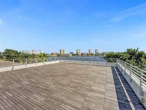 2540 SE 7th Drive Pompano Beach FL 33062