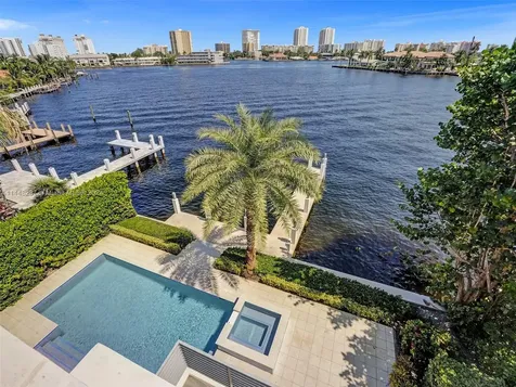 2540 SE 7th Drive Pompano Beach FL 33062