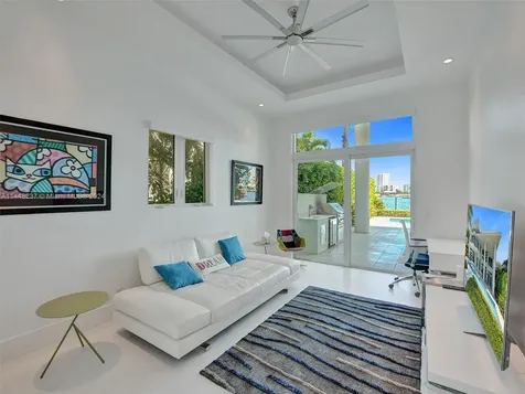 2540 SE 7th Drive Pompano Beach FL 33062