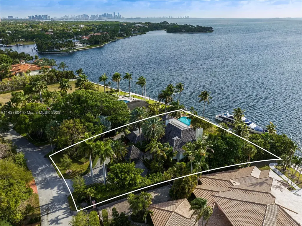 165 Solano Prado Coral Gables FL 33156