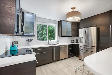 325 Meridian Avenue Miami Beach FL 33139