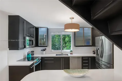 325 Meridian Avenue Miami Beach FL 33139