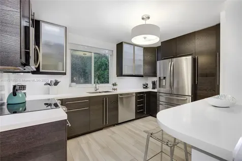 325 Meridian Avenue Miami Beach FL 33139