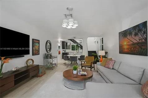 325 Meridian Avenue Miami Beach FL 33139