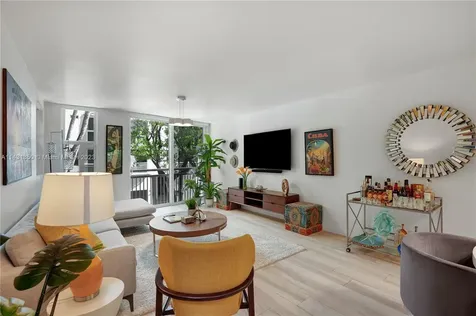 325 Meridian Avenue Miami Beach FL 33139