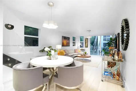 325 Meridian Avenue Miami Beach FL 33139