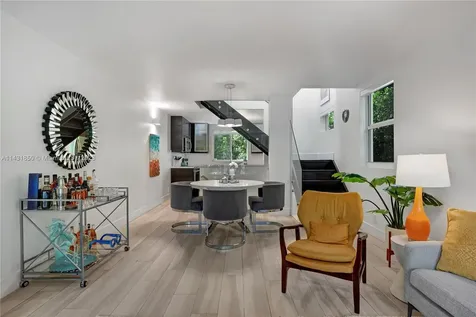 325 Meridian Avenue Miami Beach FL 33139