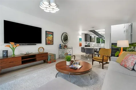 325 Meridian Avenue Miami Beach FL 33139